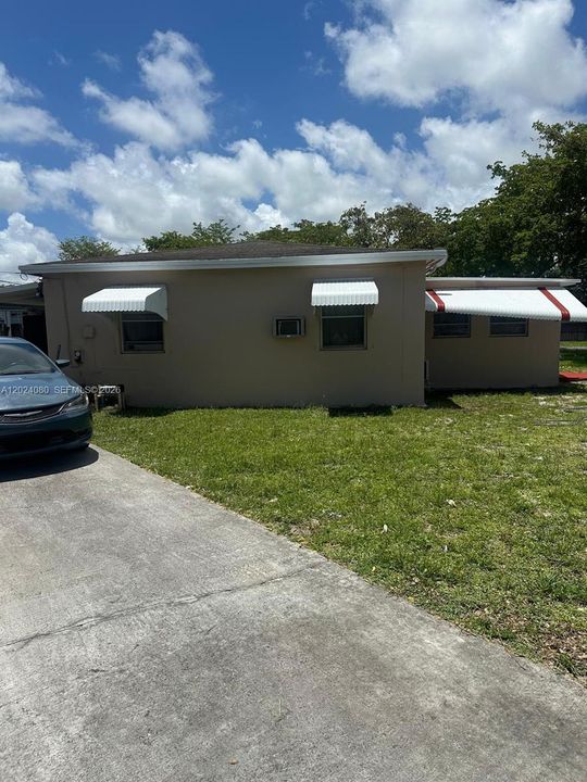 For Sale: $400,000 (2 beds, 1 baths, 1084 Square Feet)