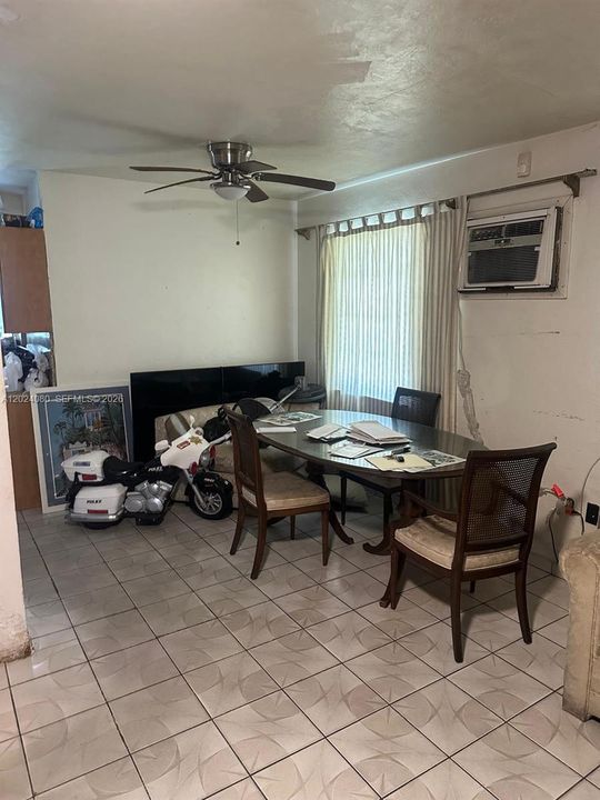 For Sale: $400,000 (2 beds, 1 baths, 1084 Square Feet)
