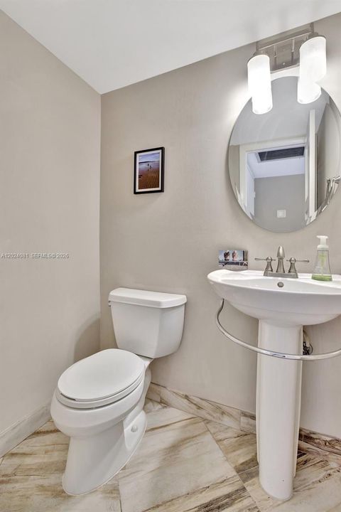 For Rent: $2,300 (1 beds, 1 baths, 846 Square Feet)