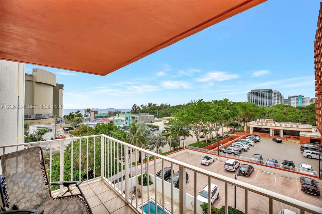For Rent: $2,300 (1 beds, 1 baths, 846 Square Feet)