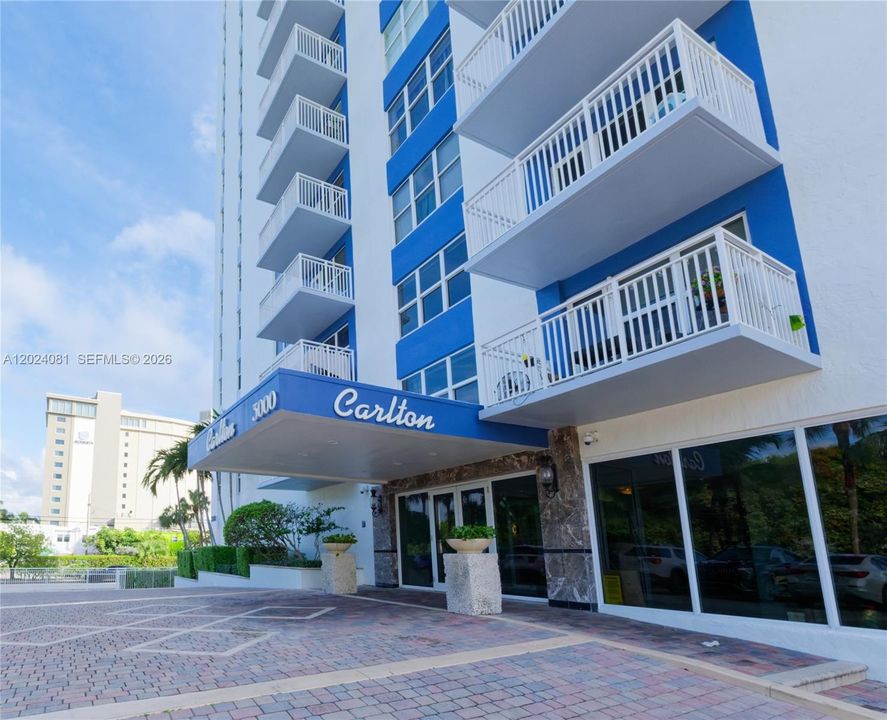 For Rent: $2,300 (1 beds, 1 baths, 846 Square Feet)