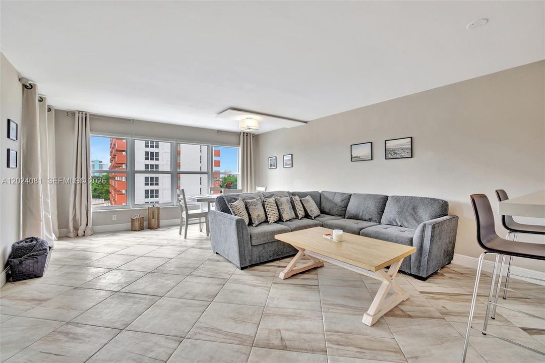 For Rent: $2,300 (1 beds, 1 baths, 846 Square Feet)