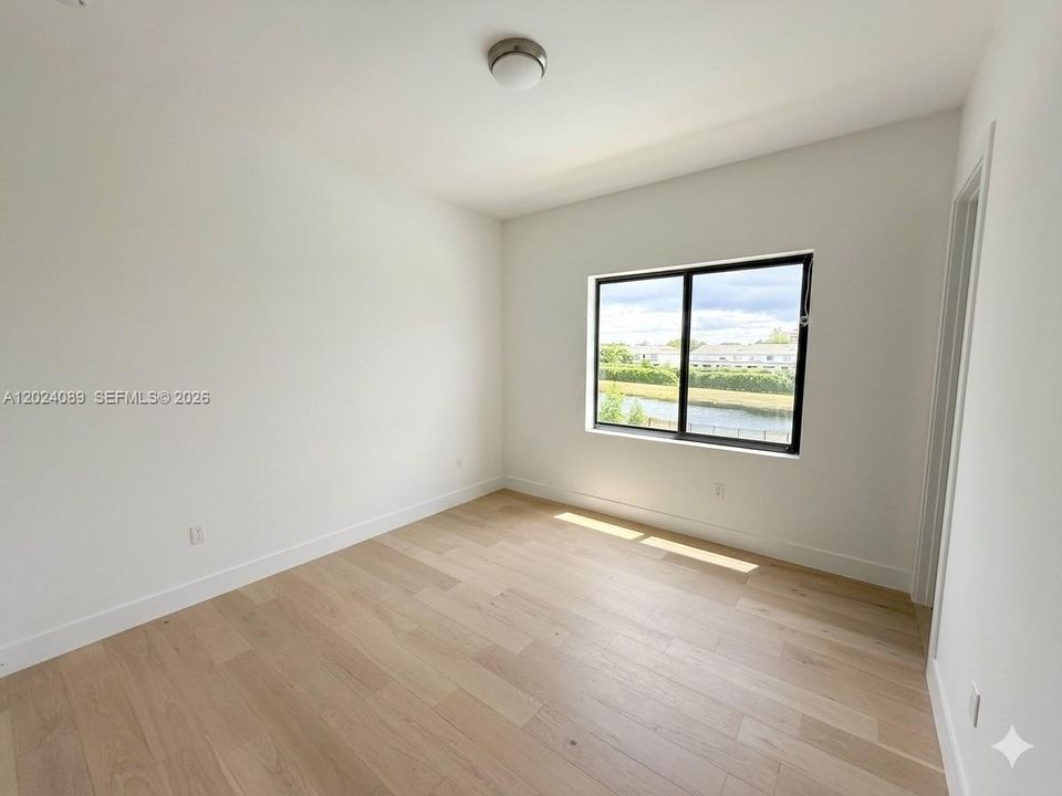 For Rent: $16,500 (5 beds, 6 baths, 4352 Square Feet)