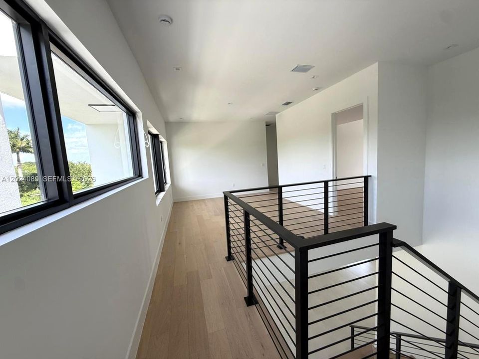 For Rent: $16,500 (5 beds, 6 baths, 4352 Square Feet)