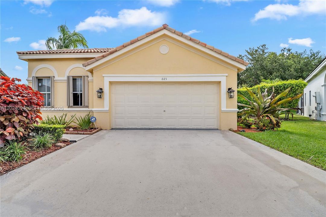 For Sale: $715,000 (3 beds, 2 baths, 1628 Square Feet)