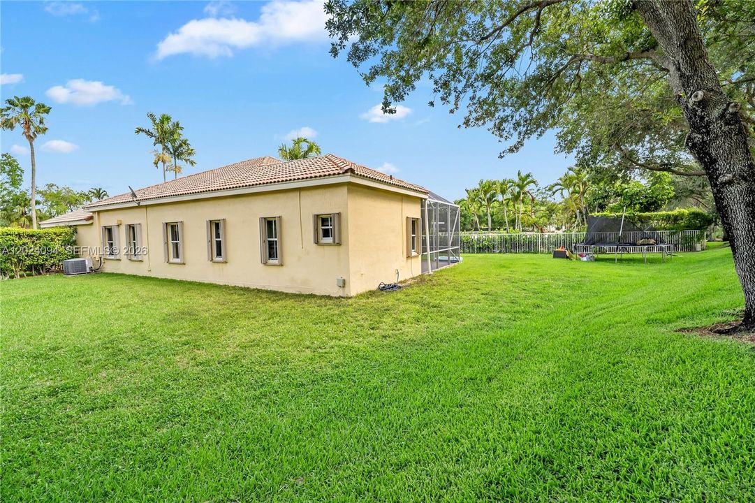 For Sale: $715,000 (3 beds, 2 baths, 1628 Square Feet)