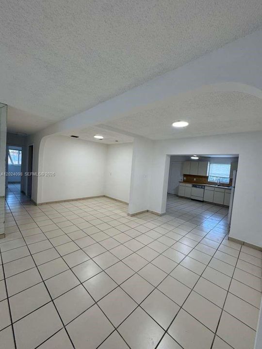 В аренду: $3,250 (3 спален, 1 ванн, 2109 Квадратных фут)