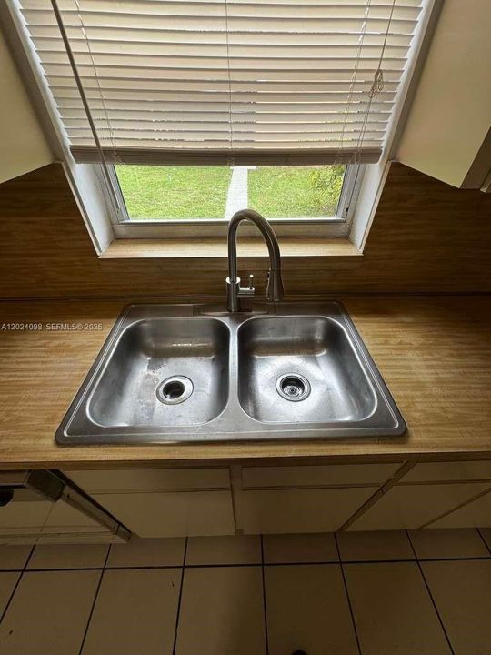 В аренду: $3,250 (3 спален, 1 ванн, 2109 Квадратных фут)