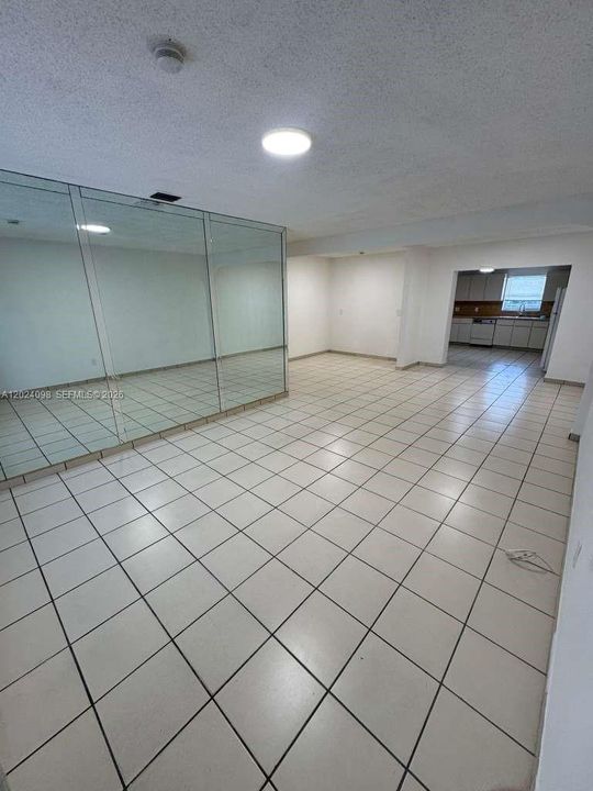 В аренду: $3,250 (3 спален, 1 ванн, 2109 Квадратных фут)