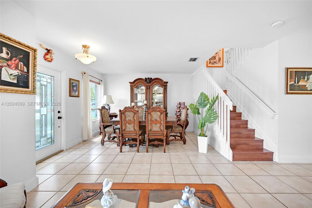 For Sale: $600,000 (3 beds, 2 baths, 1528 Square Feet)