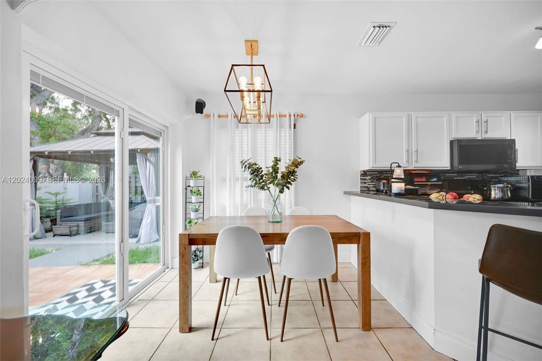 For Sale: $600,000 (3 beds, 2 baths, 1528 Square Feet)
