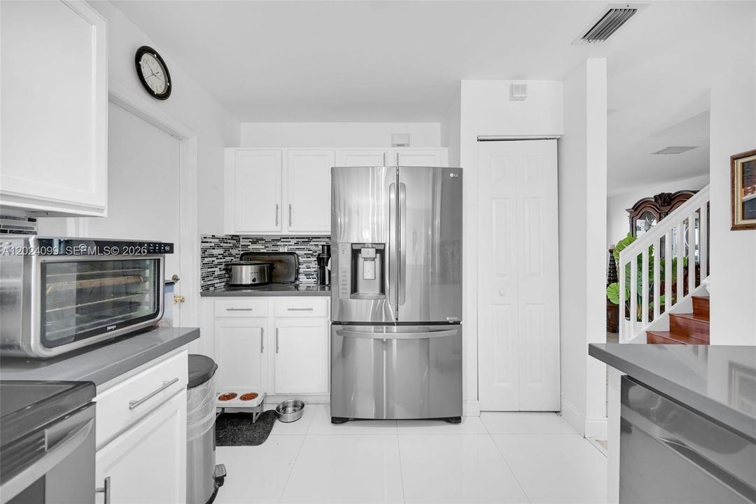 For Sale: $600,000 (3 beds, 2 baths, 1528 Square Feet)