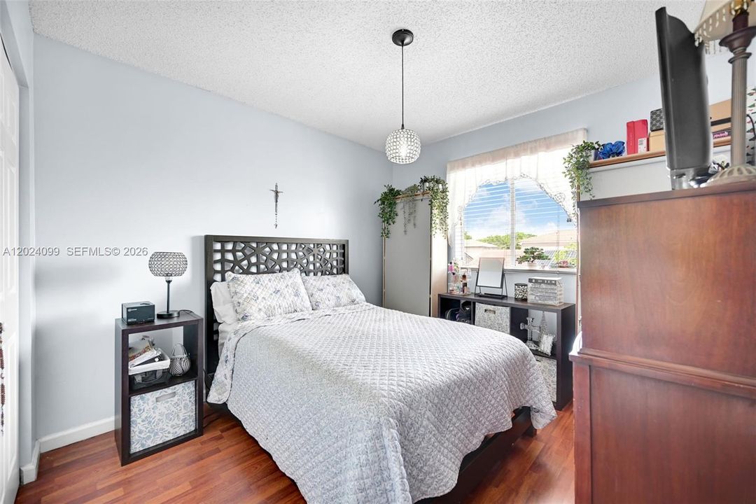 For Sale: $600,000 (3 beds, 2 baths, 1528 Square Feet)
