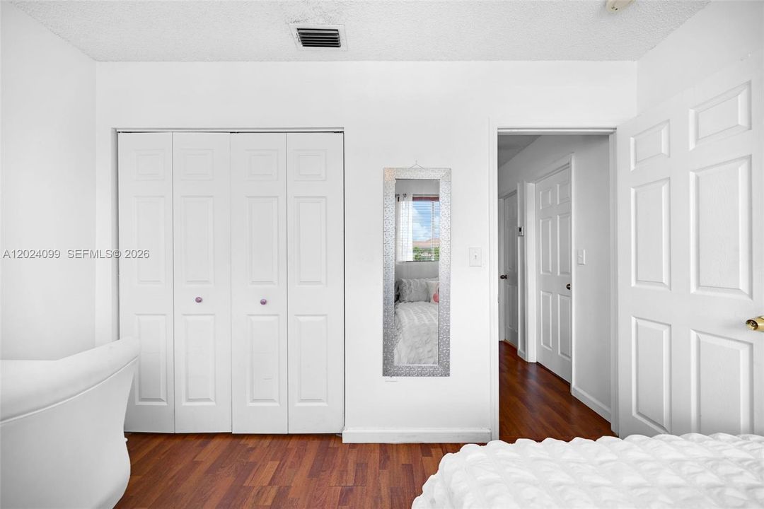 For Sale: $600,000 (3 beds, 2 baths, 1528 Square Feet)