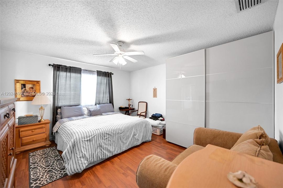 For Sale: $600,000 (3 beds, 2 baths, 1528 Square Feet)