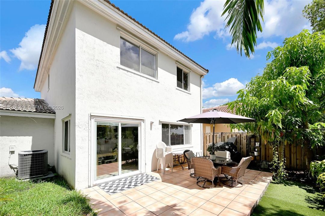 For Sale: $600,000 (3 beds, 2 baths, 1528 Square Feet)