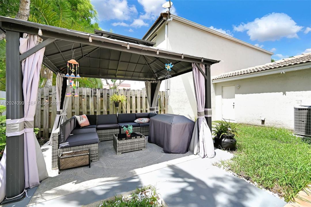 For Sale: $600,000 (3 beds, 2 baths, 1528 Square Feet)