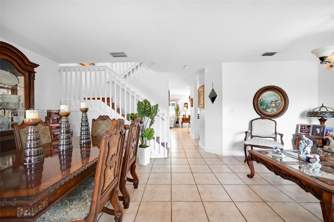 For Sale: $600,000 (3 beds, 2 baths, 1528 Square Feet)