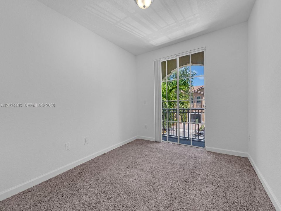 For Sale: $369,999 (3 beds, 3 baths, 1704 Square Feet)