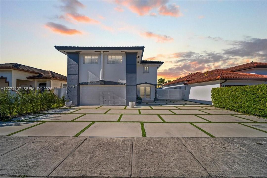 For Sale: $850,000 (4 beds, 3 baths, 2473 Square Feet)