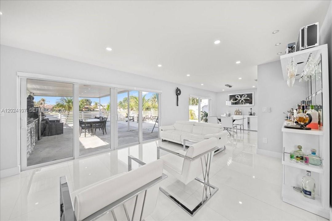 For Sale: $850,000 (4 beds, 3 baths, 2473 Square Feet)