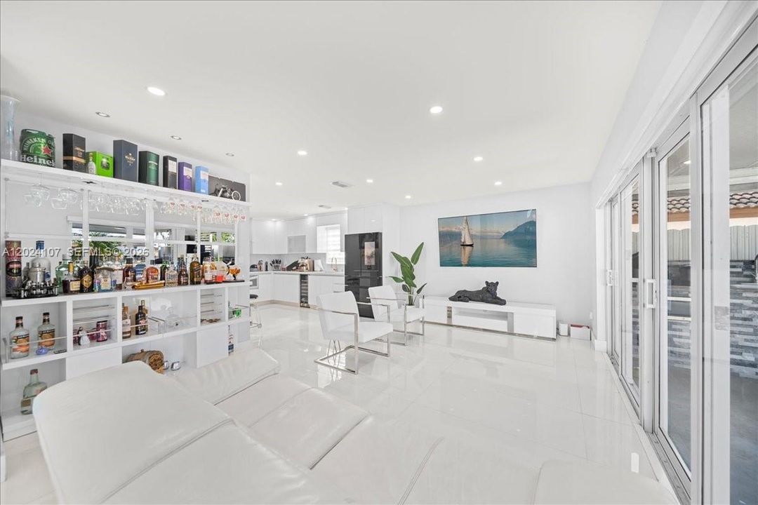 For Sale: $850,000 (4 beds, 3 baths, 2473 Square Feet)