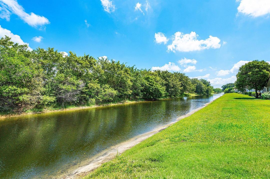 Gorgeous Waterway Views