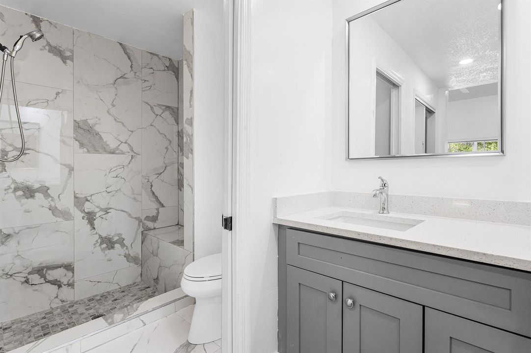Framless Glass Shower Door on the way