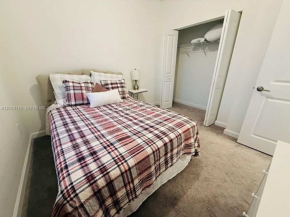 For Sale: $385,000 (3 beds, 2 baths, 1483 Square Feet)