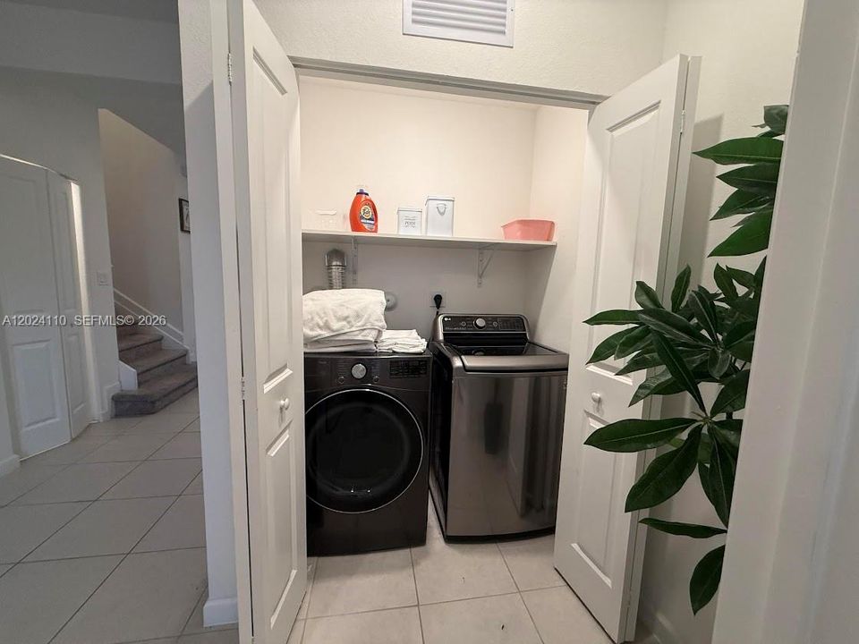 For Sale: $385,000 (3 beds, 2 baths, 1483 Square Feet)