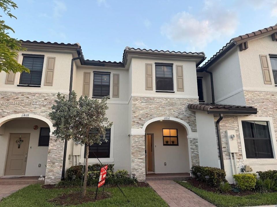For Sale: $385,000 (3 beds, 2 baths, 1483 Square Feet)