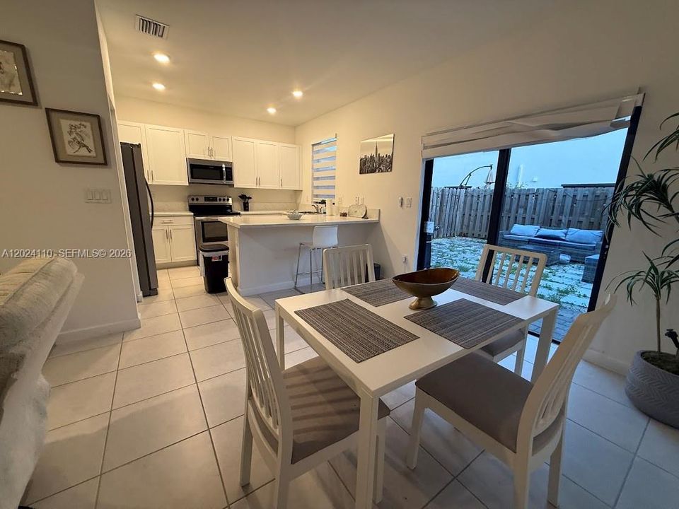 For Sale: $385,000 (3 beds, 2 baths, 1483 Square Feet)