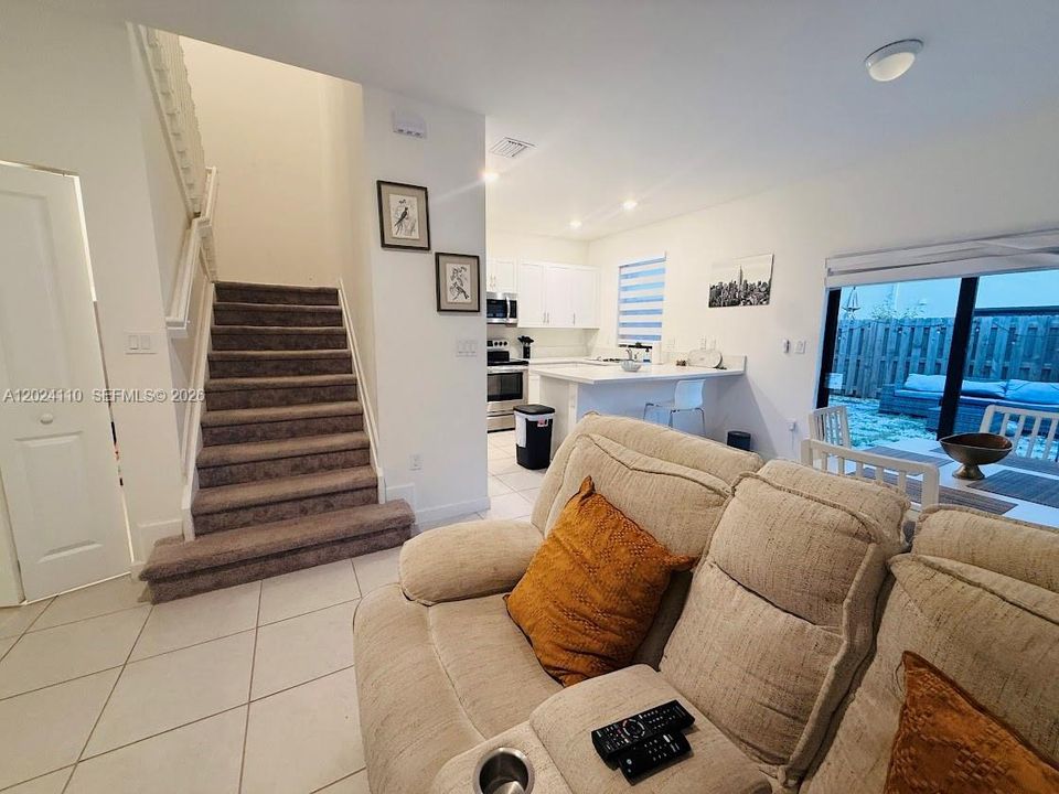For Sale: $385,000 (3 beds, 2 baths, 1483 Square Feet)