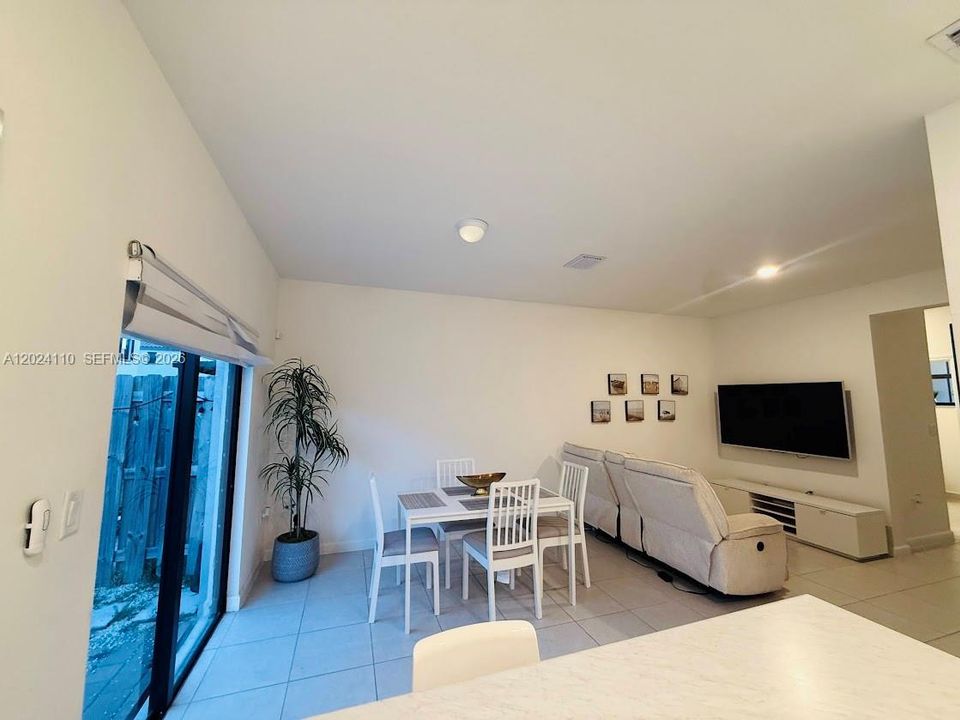 For Sale: $385,000 (3 beds, 2 baths, 1483 Square Feet)