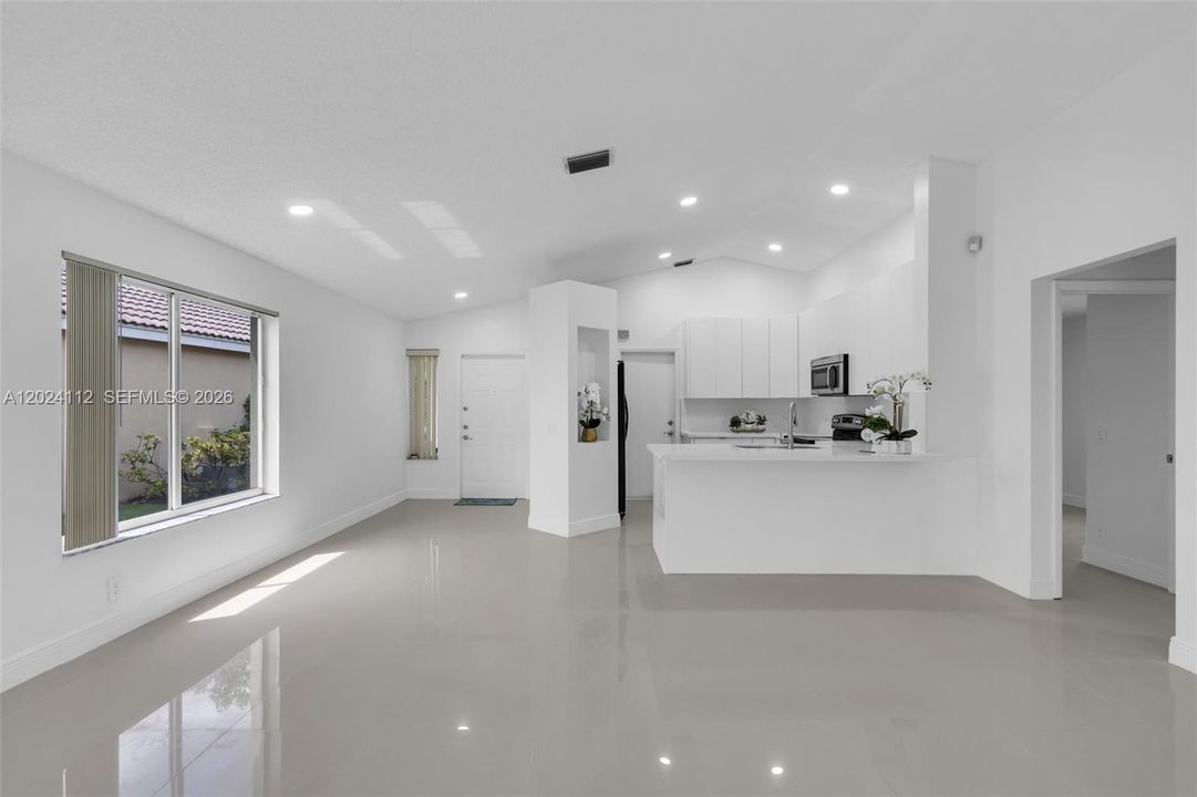 En Renta: $3,950 (3 camas, 2 baños, 1390 Pies cuadrados)
