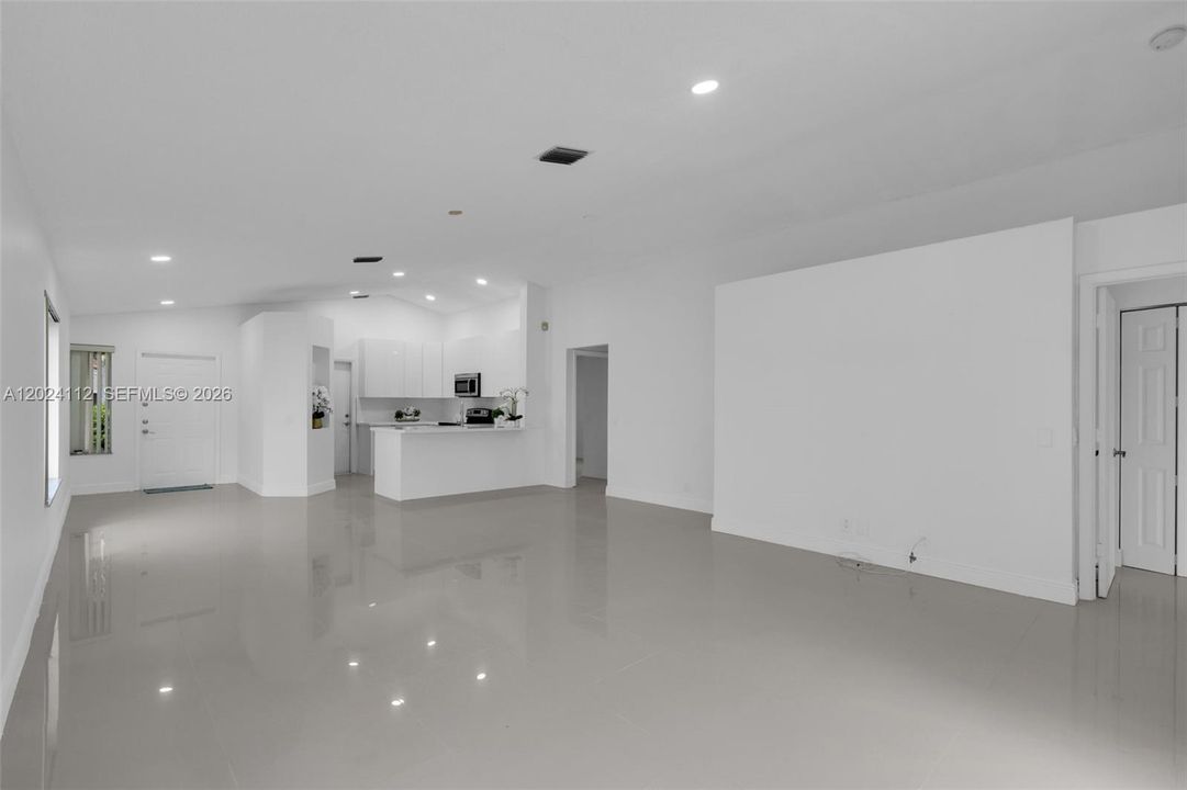 En Renta: $3,950 (3 camas, 2 baños, 1390 Pies cuadrados)