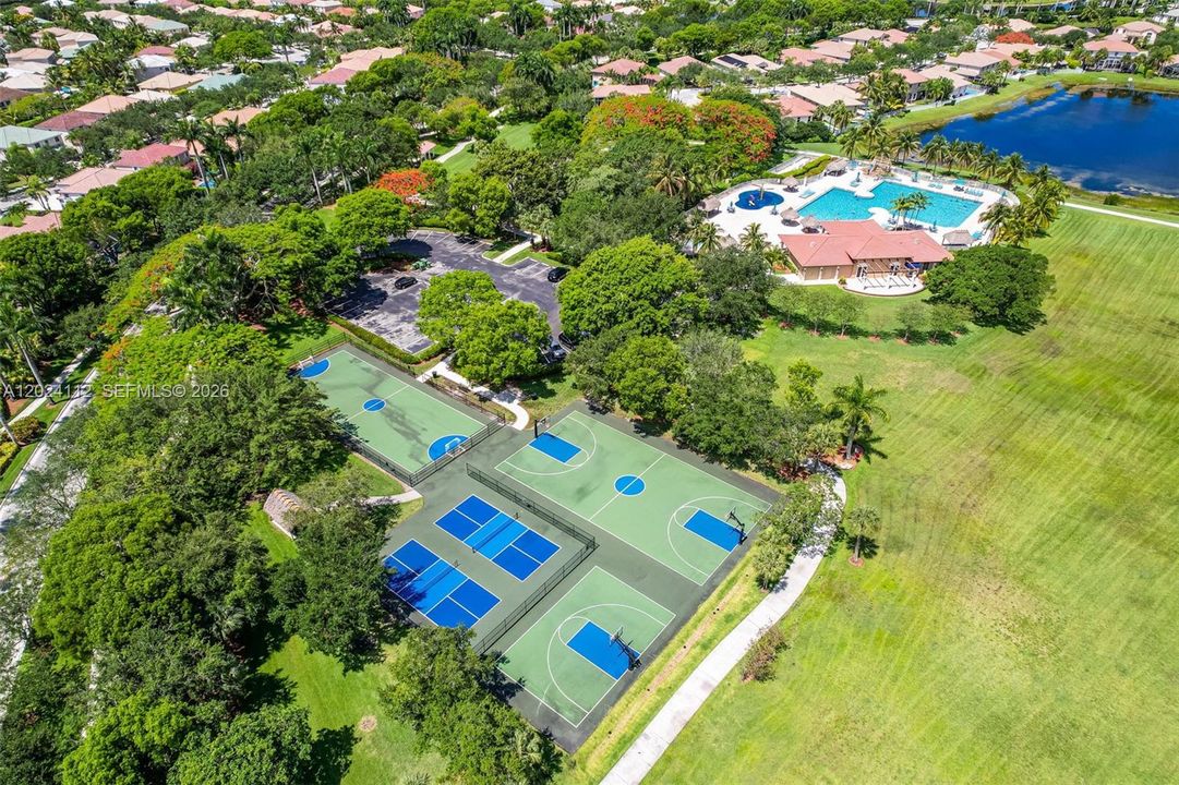 En Renta: $3,950 (3 camas, 2 baños, 1390 Pies cuadrados)