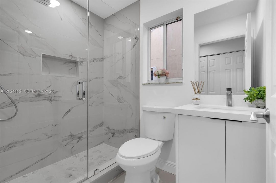 En Renta: $3,950 (3 camas, 2 baños, 1390 Pies cuadrados)