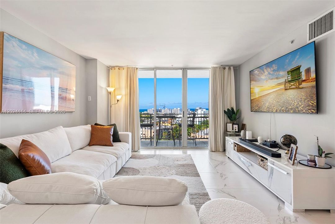 For Sale: $699,000 (1 beds, 1 baths, 740 Square Feet)