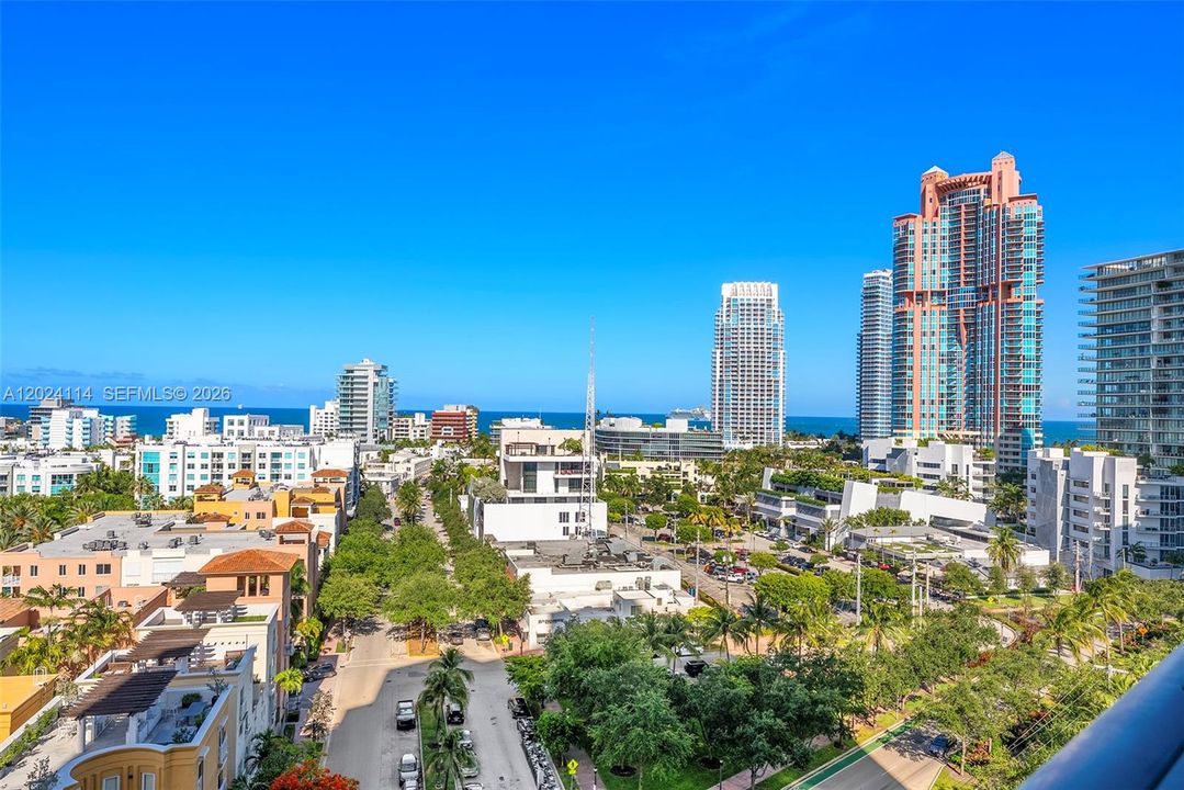 For Sale: $699,000 (1 beds, 1 baths, 740 Square Feet)
