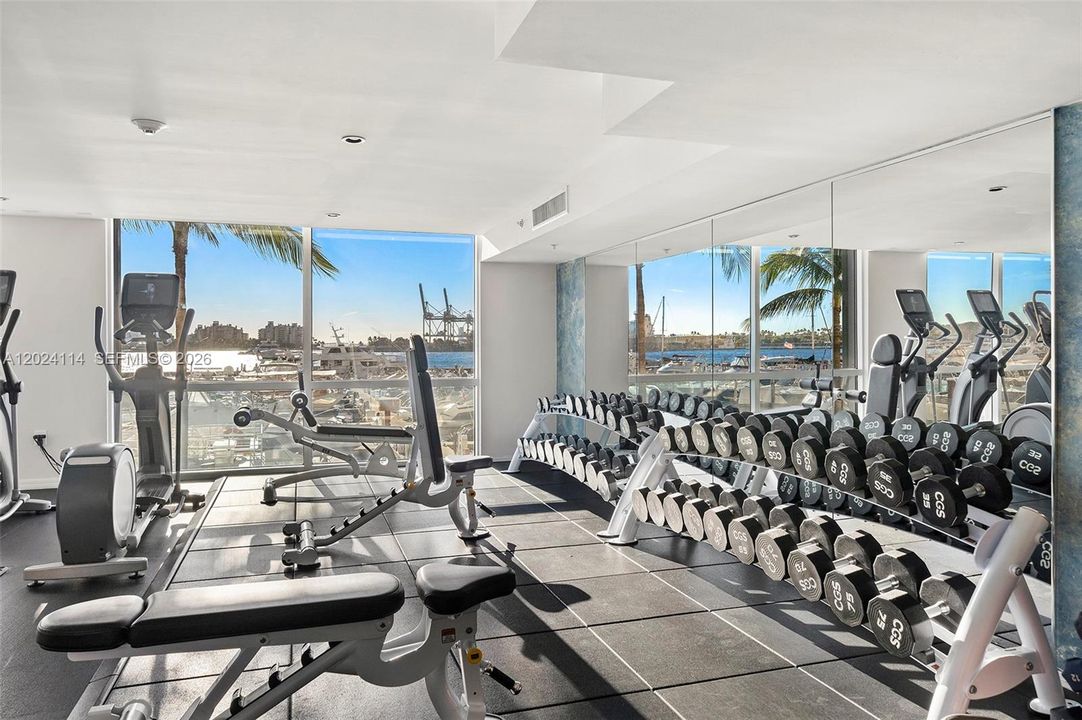 For Sale: $699,000 (1 beds, 1 baths, 740 Square Feet)