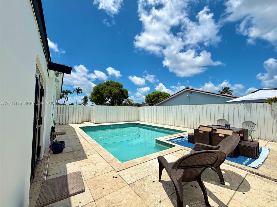 For Sale: $819,900 (3 beds, 2 baths, 2031 Square Feet)