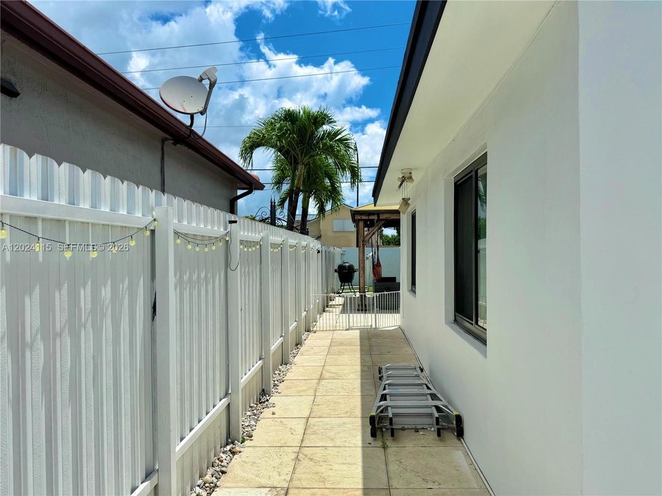 For Sale: $819,900 (3 beds, 2 baths, 2031 Square Feet)