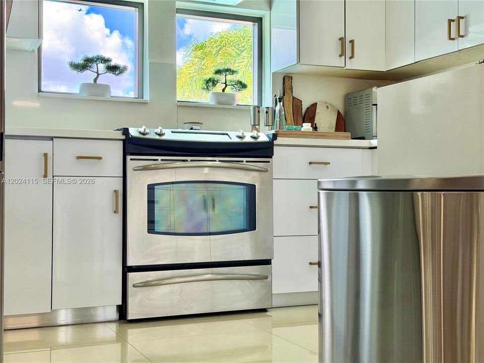 For Sale: $819,900 (3 beds, 2 baths, 2031 Square Feet)