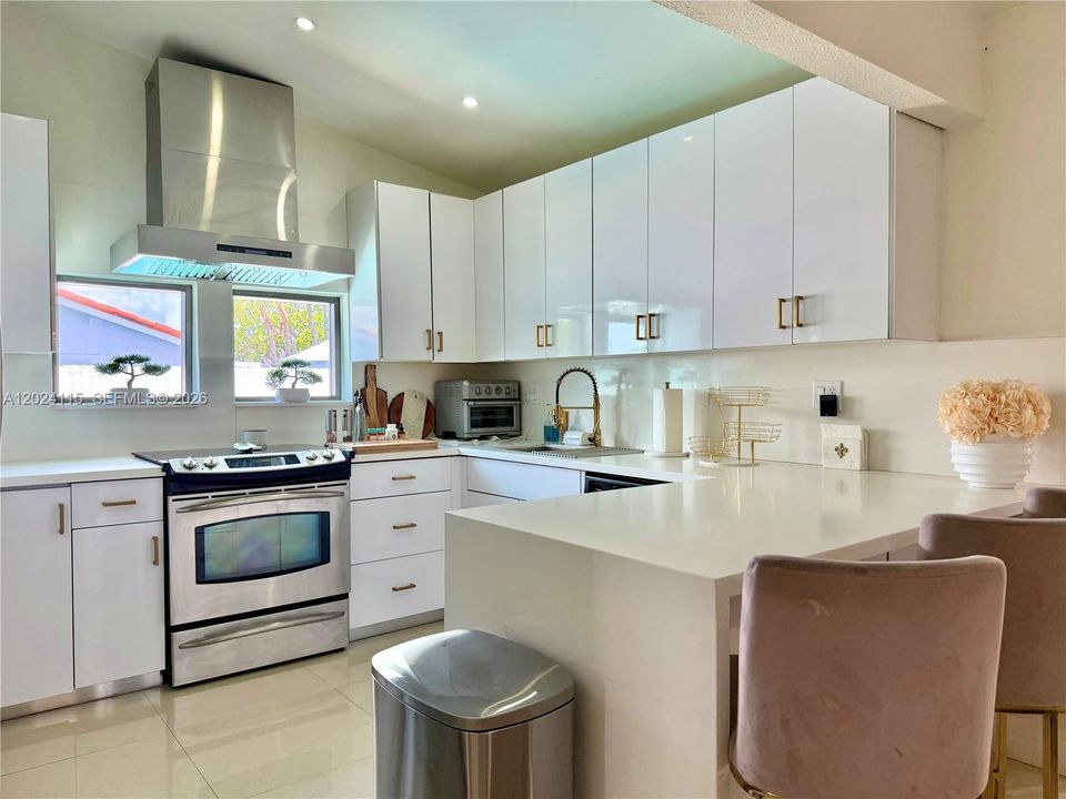 For Sale: $819,900 (3 beds, 2 baths, 2031 Square Feet)