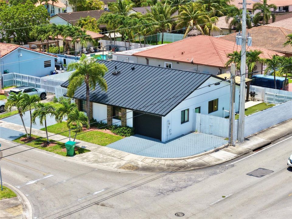 For Sale: $819,900 (3 beds, 2 baths, 2031 Square Feet)