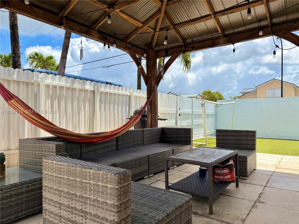 For Sale: $819,900 (3 beds, 2 baths, 2031 Square Feet)