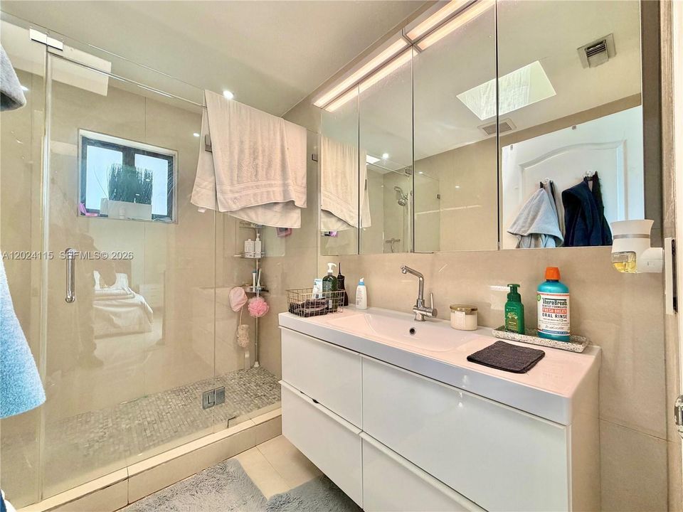 For Sale: $819,900 (3 beds, 2 baths, 2031 Square Feet)