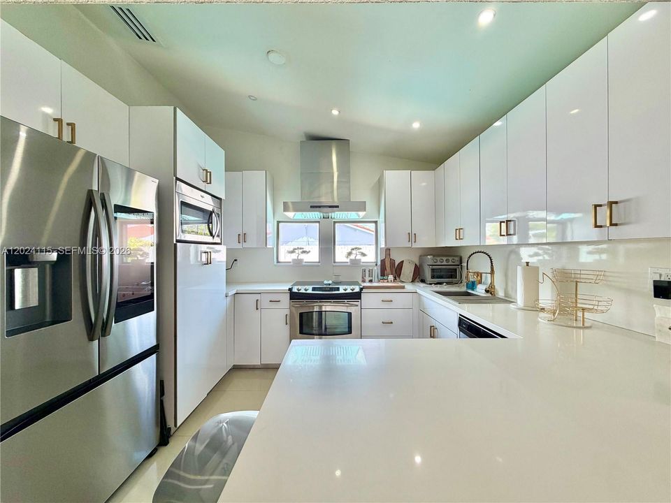 For Sale: $819,900 (3 beds, 2 baths, 2031 Square Feet)