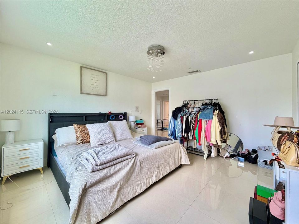 For Sale: $819,900 (3 beds, 2 baths, 2031 Square Feet)
